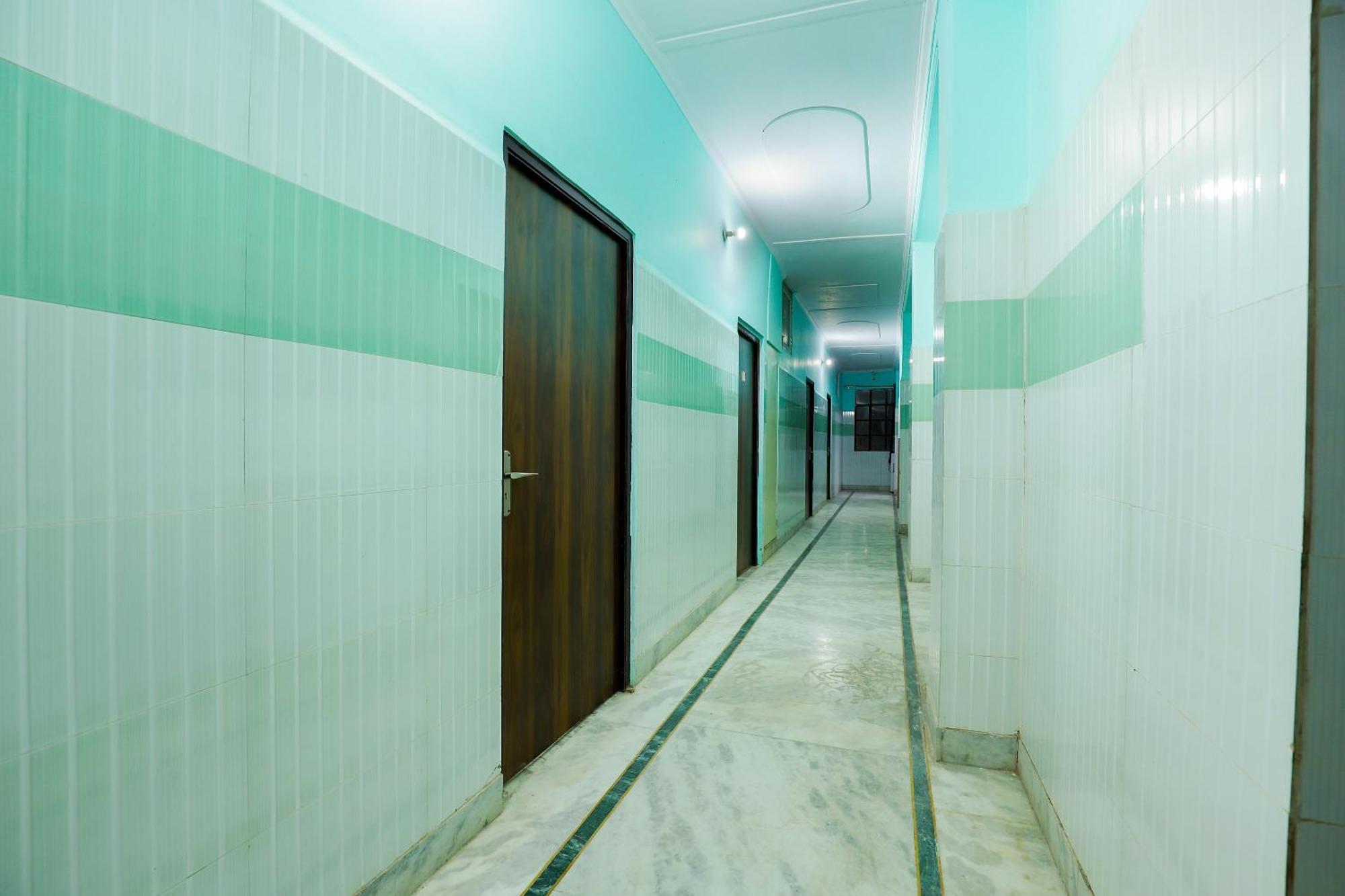 דלהי Oyo 69486 Royal Palace מראה חיצוני תמונה