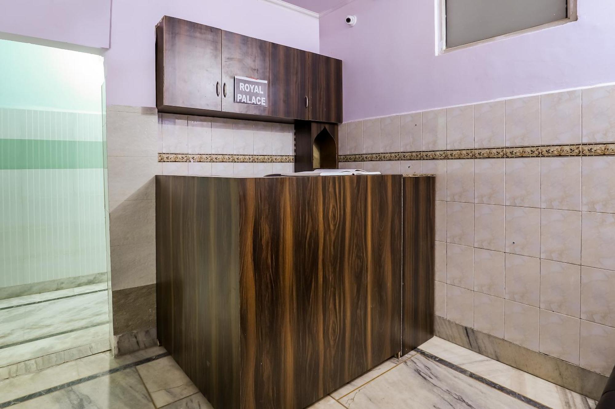 דלהי Oyo 69486 Royal Palace מראה חיצוני תמונה